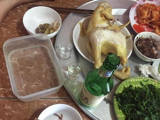 Khoe 2 vợ chồng, 2 con tiêu hơn 20 triệu đồng/tháng, chàng trai bất ngờ bị 'ném đá' vì lý do không ngờ