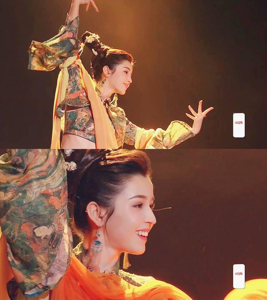 Cận cảnh nhan sắc đẹp tựa thiên tiên của mỹ nữ Tân Cương khiến Địch Lệ Nhiệt Ba phải dè chừng-1