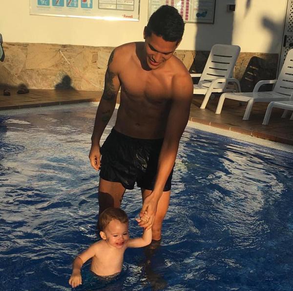 Trai đẹp của đội tuyển Philippines khiến CĐV Việt Nam trầm trồ-4