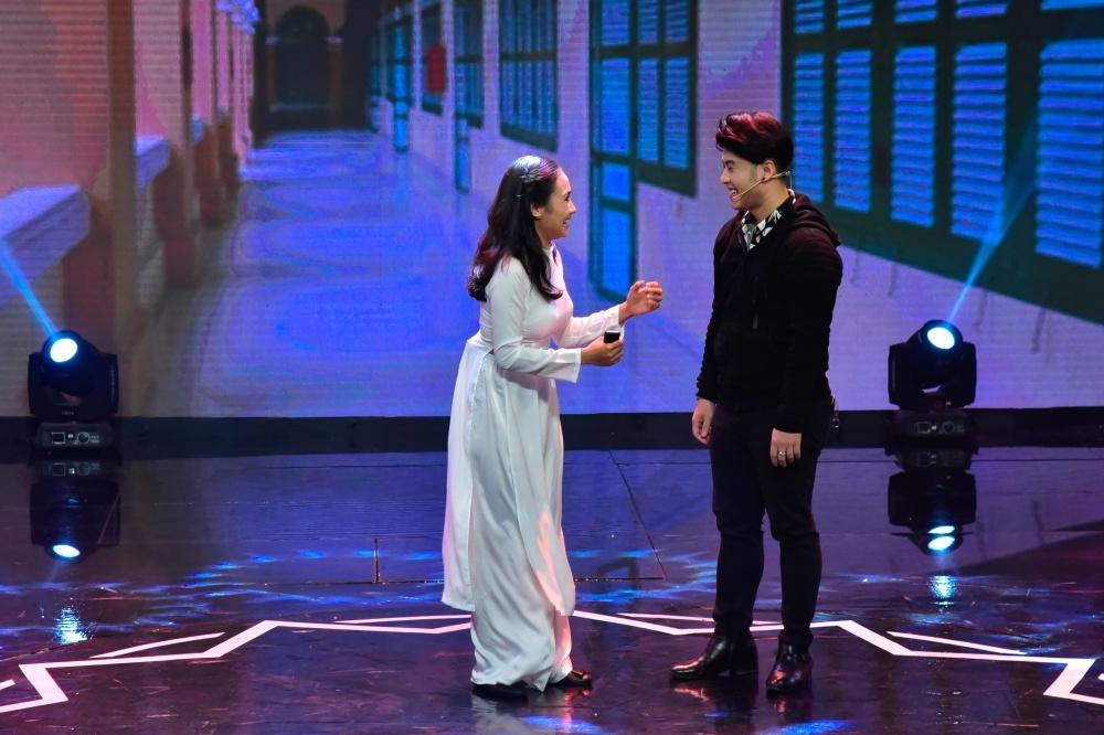 Việt Hương thót tim chứng kiến Hồ Bích Trâm cắn răng, cõng bạn diễn trên lưng để… nhảy dây-6