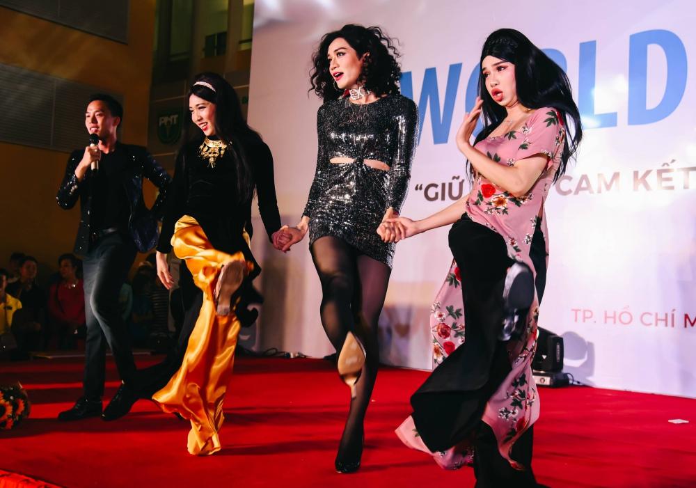 BB Trần lần đầu lipsync Như lời đồn, đốt mắt khán giả với màn vũ đạo sexy hết nấc-3