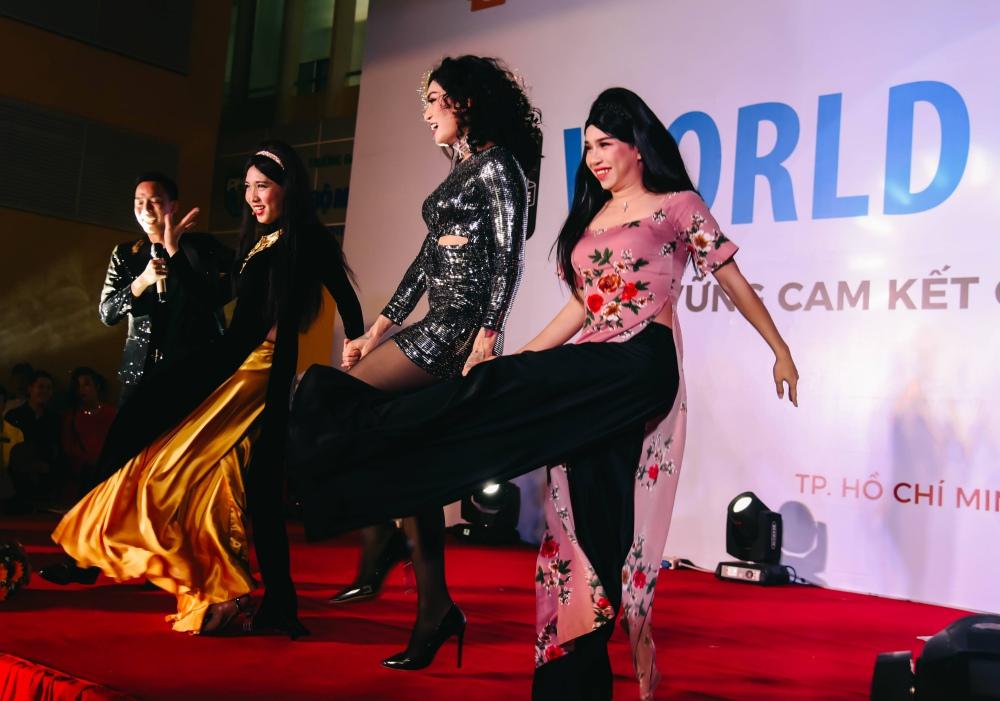 BB Trần lần đầu lipsync Như lời đồn, đốt mắt khán giả với màn vũ đạo sexy hết nấc-4