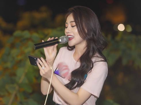 Tròn 1 năm Tâm 9 ra mắt, Mỹ Tâm gây sốt bởi hình ảnh đẹp tại buổi ký tặng album-8