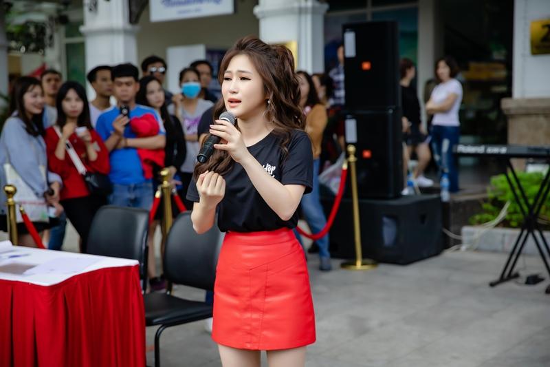 Hương Tràm ngạc nhiên khi thấy đông đảo fan nhí đồng thanh hát Duyên mình lỡ-5