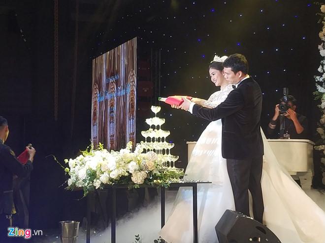 Hoa hậu Ngọc Hân nói về chồng Á hậu Thanh Tú: Người đàn ông nguyện làm tất cả để đổi lấy nụ cười của Tú-6