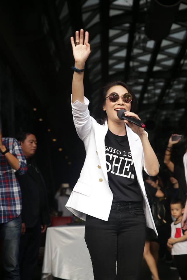 Tròn 1 năm Tâm 9 ra mắt, Mỹ Tâm gây sốt bởi hình ảnh đẹp tại buổi ký tặng album-3