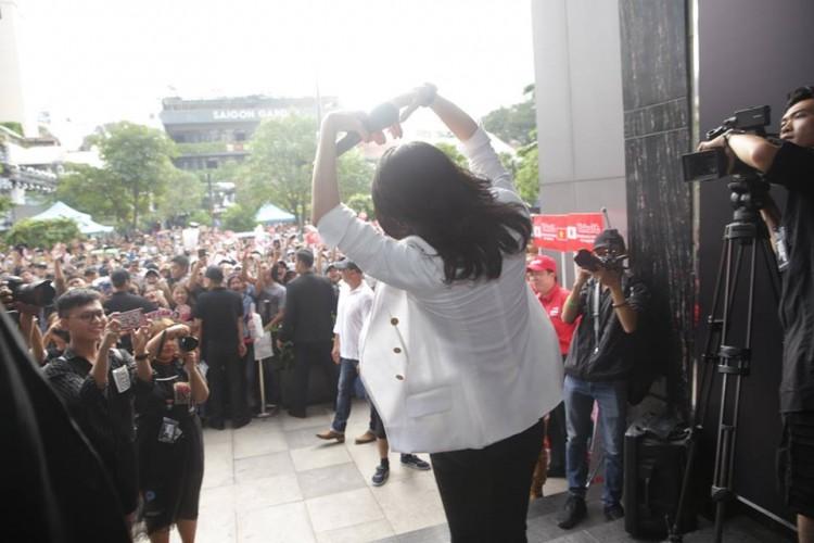 Tròn 1 năm Tâm 9 ra mắt, Mỹ Tâm gây sốt bởi hình ảnh đẹp tại buổi ký tặng album-4