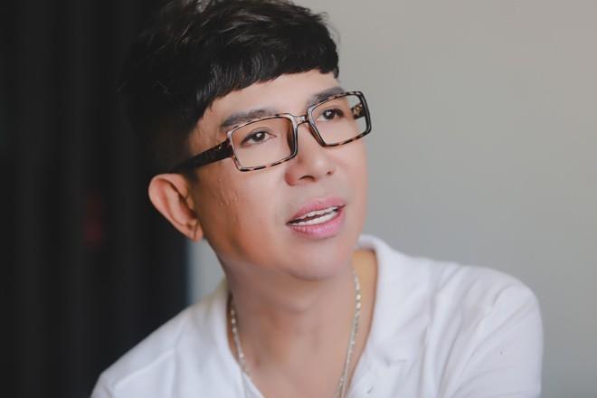 Bất ngờ lội ngược dòng với tuyên bố trai thẳng, Long Nhật bị đám đông thẳng thừng: Đừng tẩy trắng thô thiển thế-1