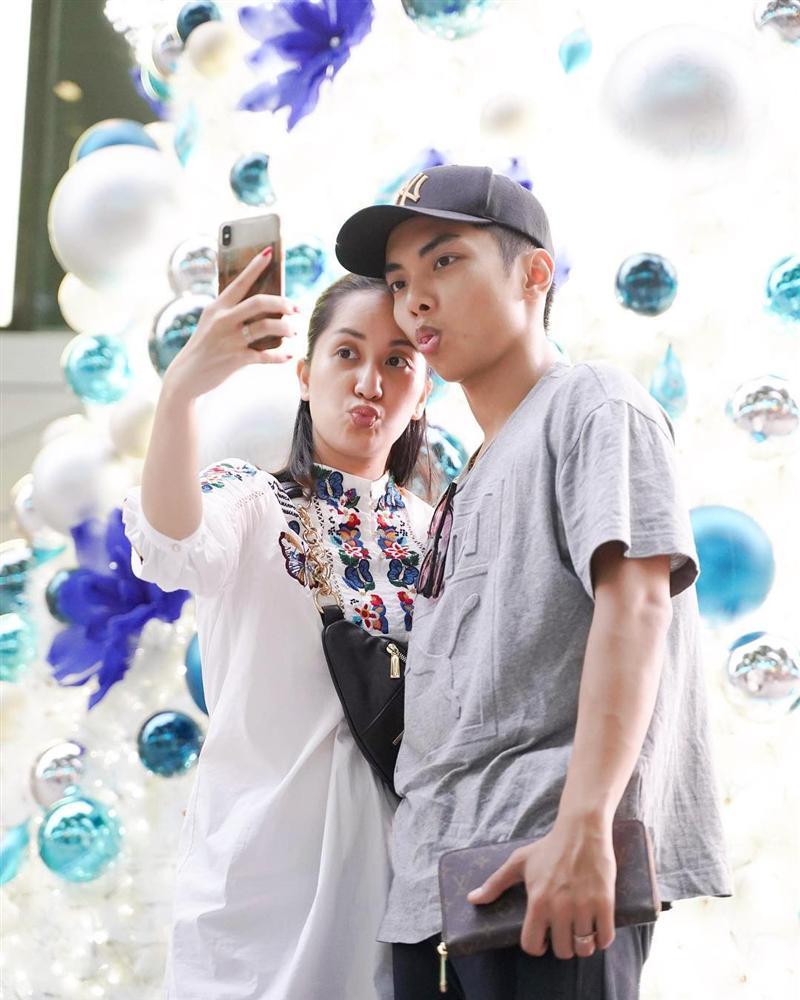 Phạm Hương hào hứng đón Noel ở Mỹ, fan khẩn thiết gọi: Chị Tổng ơi về Việt Nam đi-8