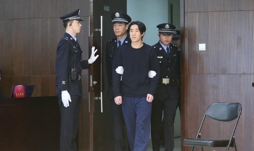 Người vợ làm gái nhảy của Thành Long: 36 năm ngậm đắng nuốt cay, chấp nhận nhìn chồng gái gú-8