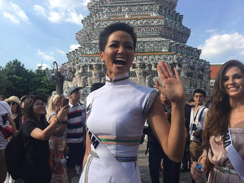 Bắn tiếng Thái khiến người dân phát cuồng, HHen Niê nổi bần bật giữa dàn mỹ nhân Miss Universe 2018-4