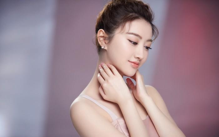 Những diễn viên Trung Quốc nổi tiếng chỉ nhờ quá đẹp-12