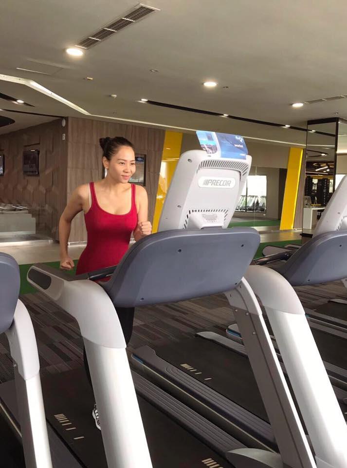 Trút bỏ xiêm y, mẹ bỉm sữa Thu Minh chụp ảnh tự sướng khoe dáng nuột mê hồn-11