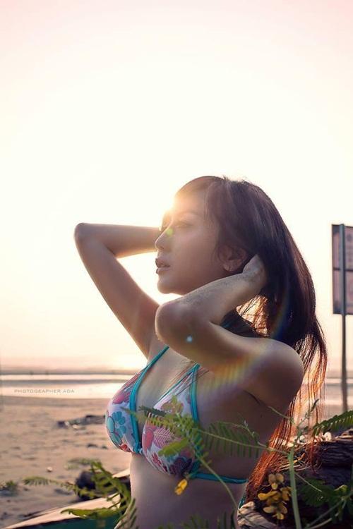 Loạt ảnh hotgirl đình đám khoe ảnh bán khỏa thân khi cho con bú gây xôn xao-2