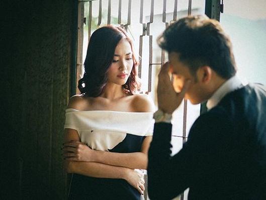 Đòi chia tay vì người yêu đi hát karaoke có 'tay vịn', cô gái nhận được tin nhắn điếng người