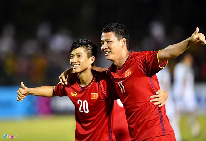 Song Đức của tuyển Việt Nam: Ngoài đời là chú cháu, trên sân là đồng đội-2