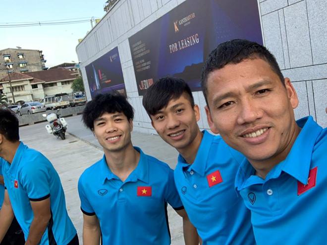 Song Đức của tuyển Việt Nam: Ngoài đời là chú cháu, trên sân là đồng đội-4