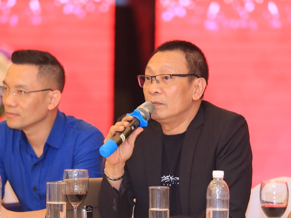 Bất ngờ được chế ảnh thành Sơn Tùng M-TP trong MV Lạc trôi, MC Lại Văn Sâm toát mồ hôi hột trên sóng truyền hình-3