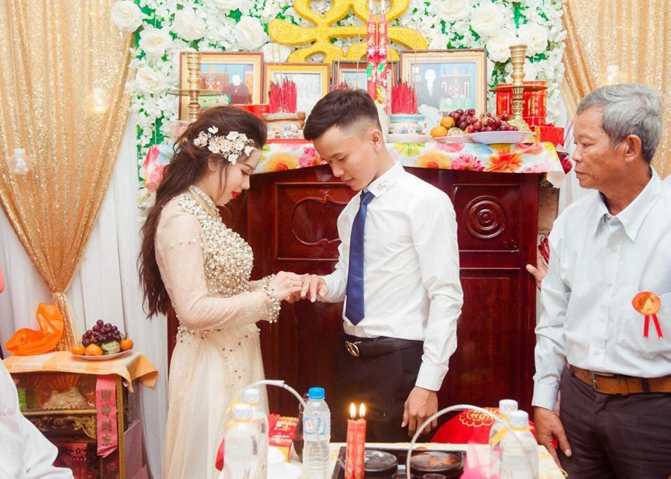 Chàng trai 9X cưới được vợ đẹp nhờ một lần like dạo-4