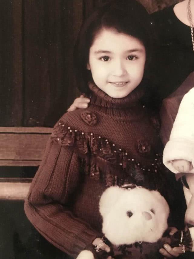 Lộ ảnh xinh từ trong trứng của Cáp Ni Khắc Tư - đối thủ khiến Địch Lệ Nhiệt Ba hoảng sợ vì mất ngôi nhan sắc-6