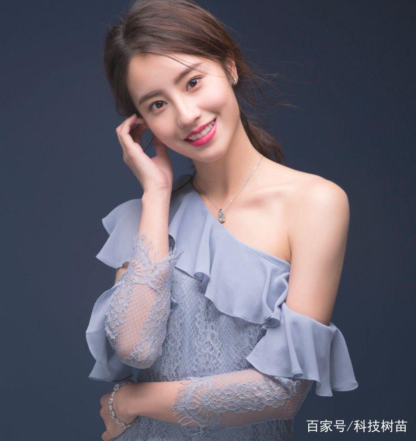 Bị chê thê thảm khi xuất hiện trên poster Thần điêu đại hiệp 2018, thực ra ngoài đời Tiểu Long Nữ rất xinh-6