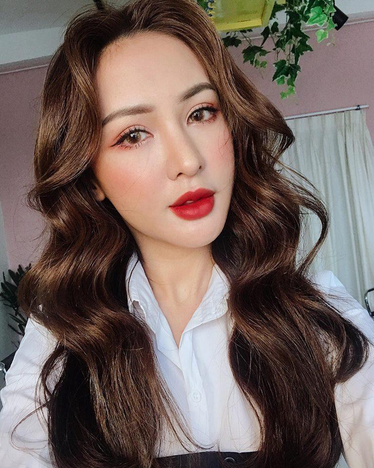 Vẫn biết là hàng giả nhưng Bà Tưng ngày càng khiến người nhìn say mê với vòng 1 như muốn đâm thủng váy-3