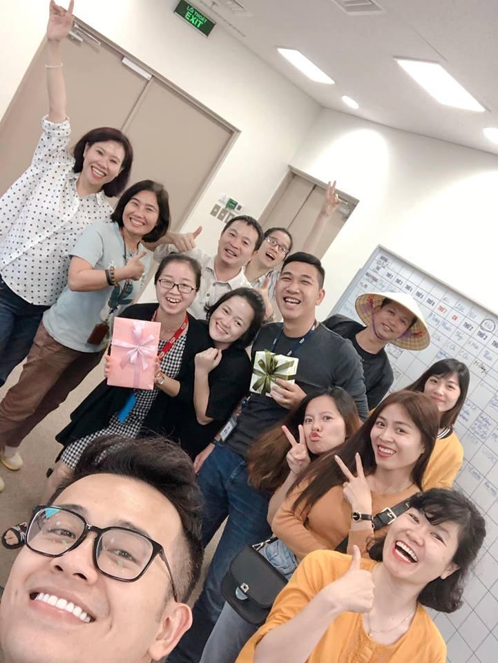 Vẫn biết là hàng giả nhưng Bà Tưng ngày càng khiến người nhìn say mê với vòng 1 như muốn đâm thủng váy-12