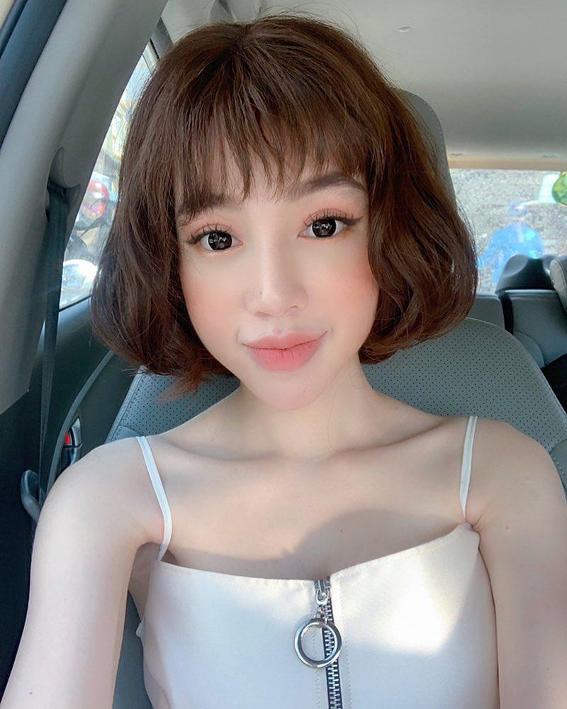 Ngọc Trinh: Dù bực bội nhưng soi gương thấy mình đẹp, tự nhiên tha thứ cho cả thế giới-3