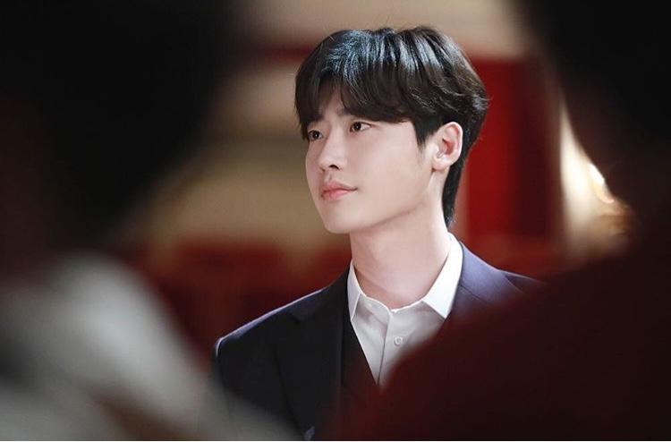 Chê nội dung phim Death Song thiếu sót, Lee Jong Suk bị chỉ trích thô lỗ và kiêu ngạo-4