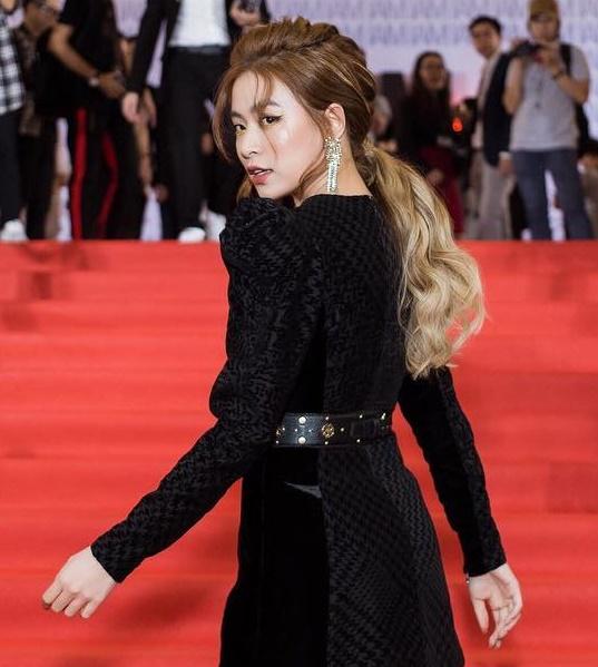 SAO MAKE OVER: Minh Hằng chưa thoát kiếp mặt dài - Elly Trần cưa sừng thành công nhờ xuống tóc-8