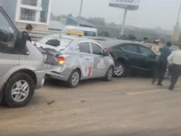 2 nam hành khách gây rối, định đánh tiếp viên trên máy bay-1