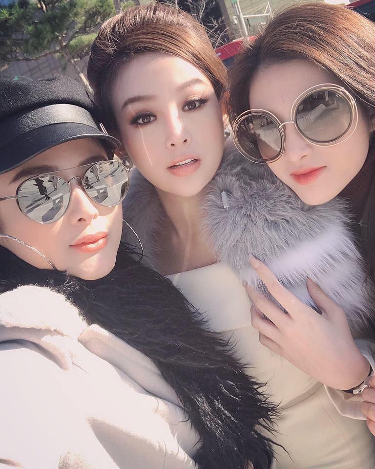 Huyền Baby khoe ảnh đọ sắc cùng chị và em gái, dân tình tấm tắc: Các cụ thân sinh quả thật khéo đẻ-1