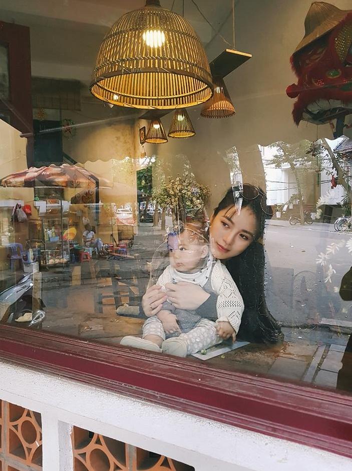 Huyền Baby khoe ảnh đọ sắc cùng chị và em gái, dân tình tấm tắc: Các cụ thân sinh quả thật khéo đẻ-14