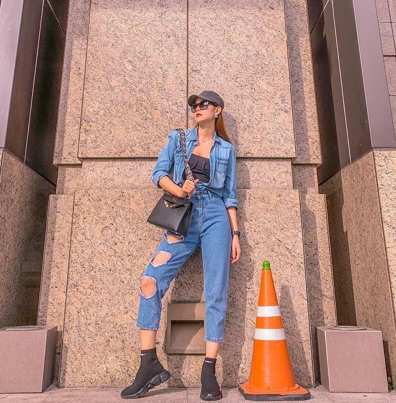 Hương Tràm khoe nửa vòng 1 nóng bỏng - Sơn Tùng bất ngờ dịu dàng đằm thắm đẹp nhất STREET STYLE sao Việt-5