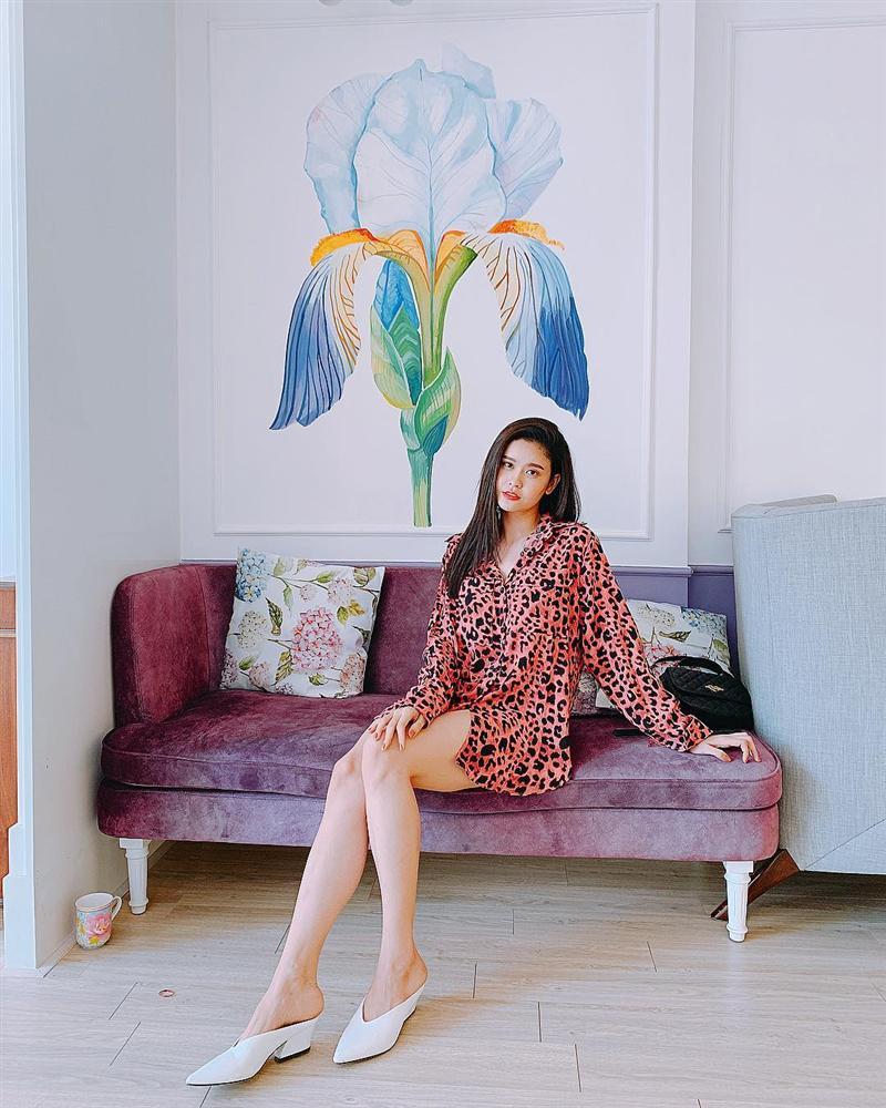 Hoa hậu Diễm Hương được khen ngủ thôi cũng đẹp khi bị chụp trộm khoảnh khắc say giấc nồng-8