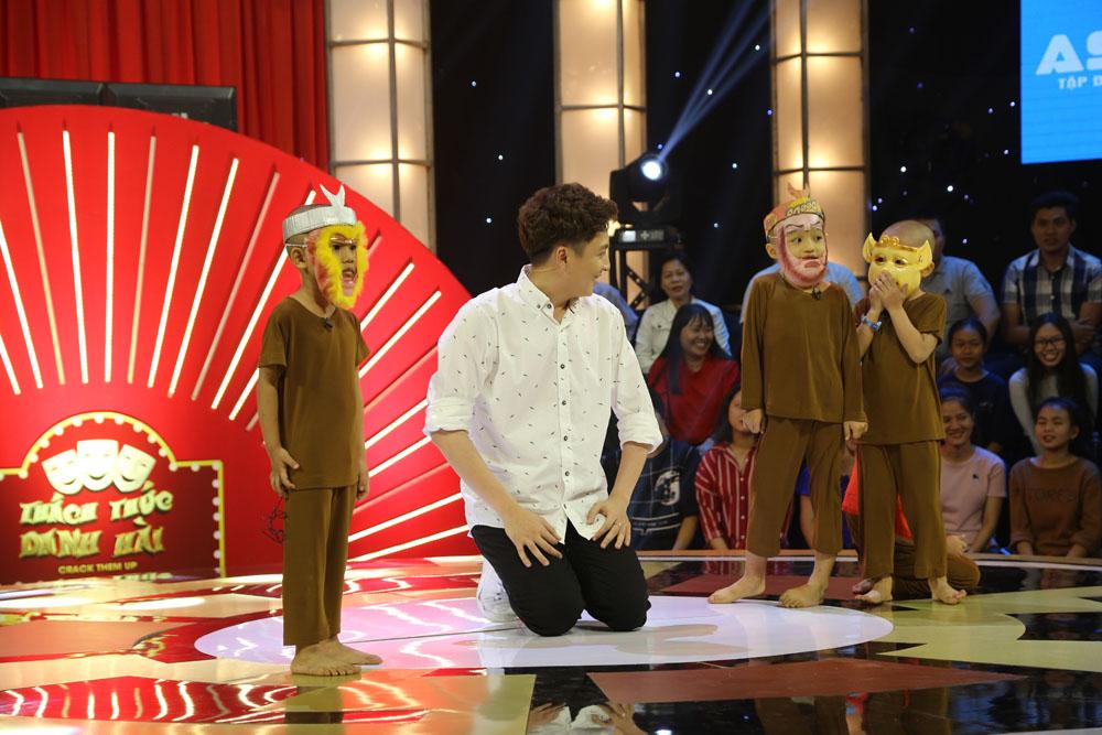5 chú tiểu được giải 100 triệu vẫn không biết mình chiến thắng ở Thách thức danh hài-3