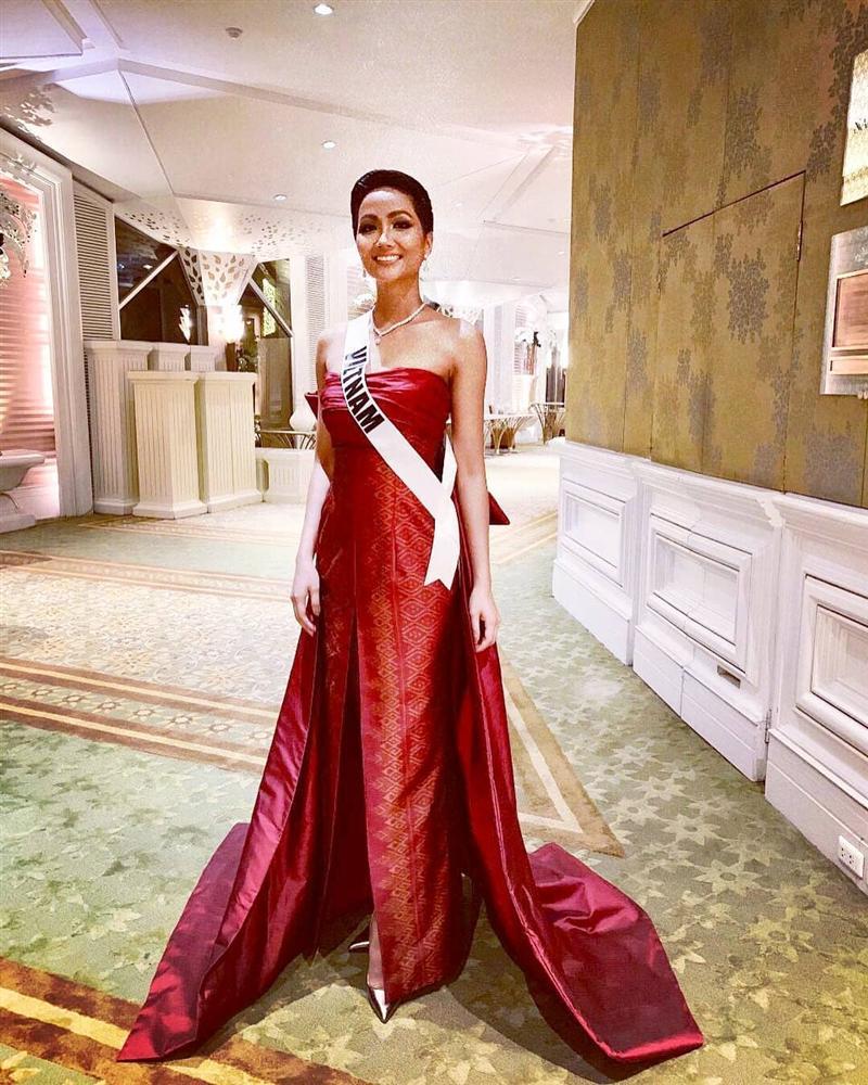 Xem HHen Niê trình diễn thời trang tại Miss Universe 2018, fan Việt chỉ còn biết thốt lên: Quá xuất sắc-2