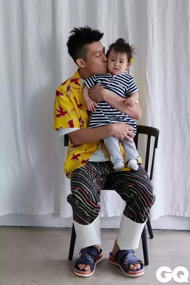Dàn mỹ nam đào hoa bậc nhất Cbiz giờ đã trở thành ông bố bỉm sữa an phận bất ngờ-3