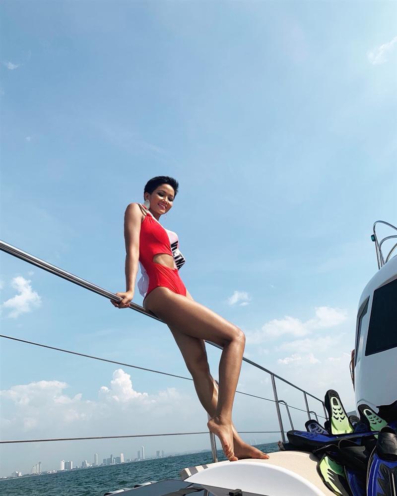 Cuối cùng HHen Niê cũng chịu mặc bikini khoe thân hình cực phẩm tại Miss Universe 2018-4