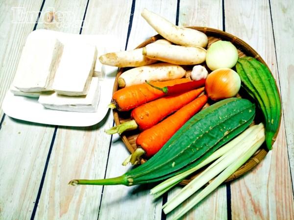 Cách nấu mì Quảng chay đơn giản cho ngày đầu tháng-1