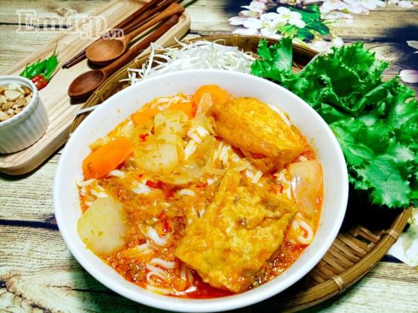 Cách nấu mì Quảng chay đơn giản cho ngày đầu tháng-11