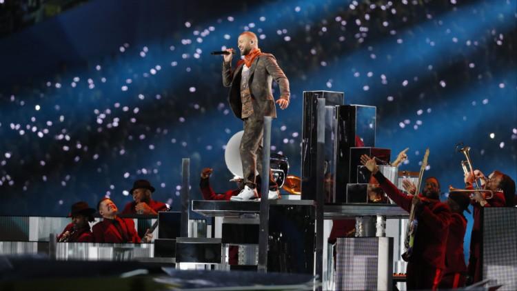 Sao Hollywood, chuyện vé ế - hủy show và ngàn lẻ một lí do bao biện đầy… tính nhân văn-4