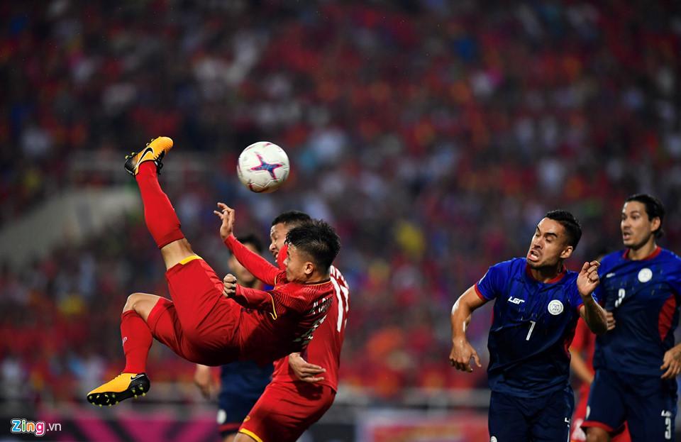 Cứ ra sân là bị kèm cặp, chơi xấu nhưng Quang Hải vẫn tỏa sáng ghi bàn dạy các cầu thủ đội bạn một bài học-3