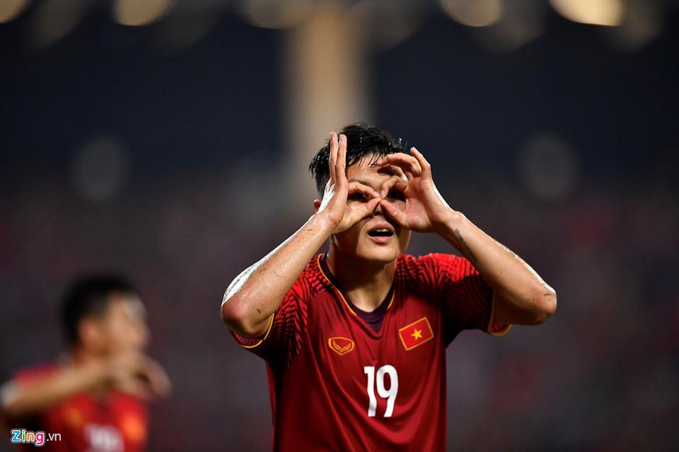 Cứ ra sân là bị kèm cặp, chơi xấu nhưng Quang Hải vẫn tỏa sáng ghi bàn dạy các cầu thủ đội bạn một bài học-1