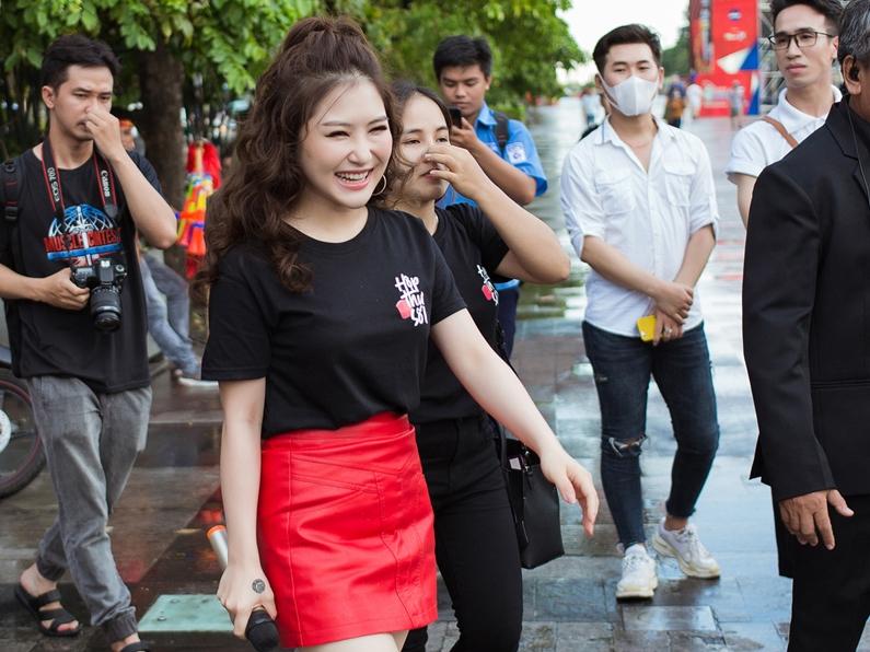 Hương Tràm: Đàn ông tránh xa tôi vì đôi bàn tay xấu xí, bị bóc da đến mức chảy máu-5