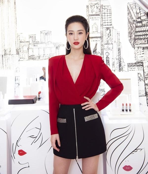 Khoe vòng 1 căng tràn như sắp nổ, Kỳ Duyên - Minh Triệu bất phân thắng bại đẹp không chịu nhường nhau-8