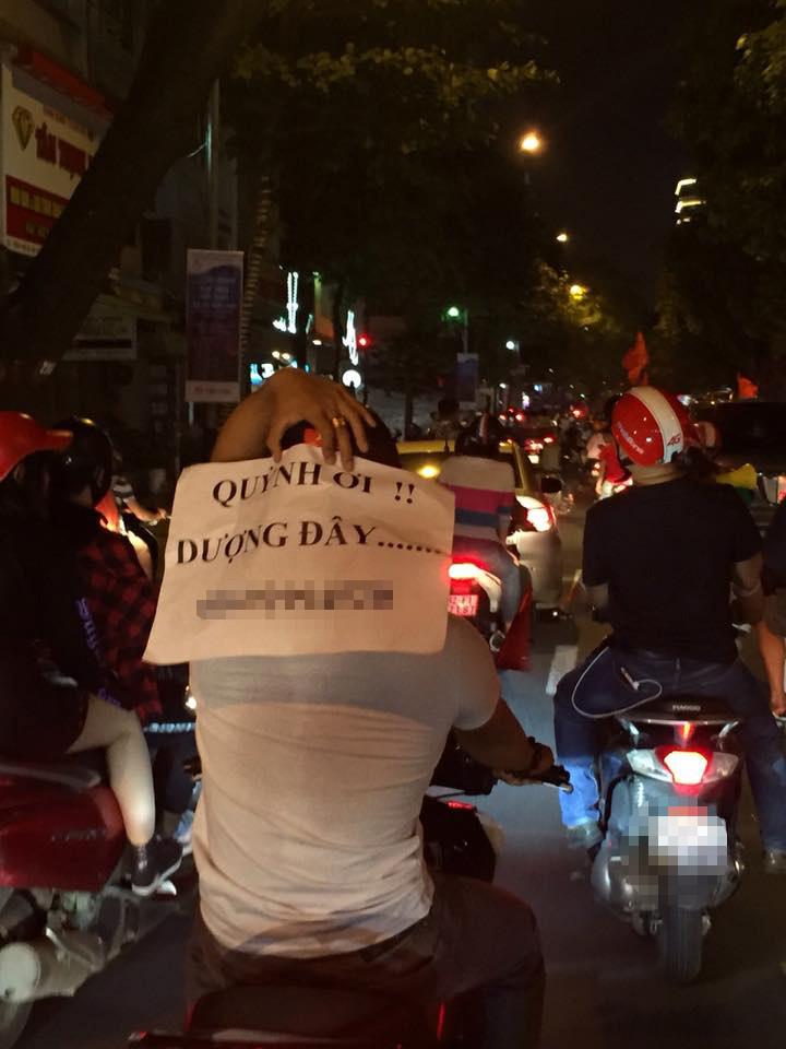 Vẫn biết có thể xuất hiện gái xinh lột đồ đi bão nhưng nhìn ảnh này nhiều người không shock không được-8