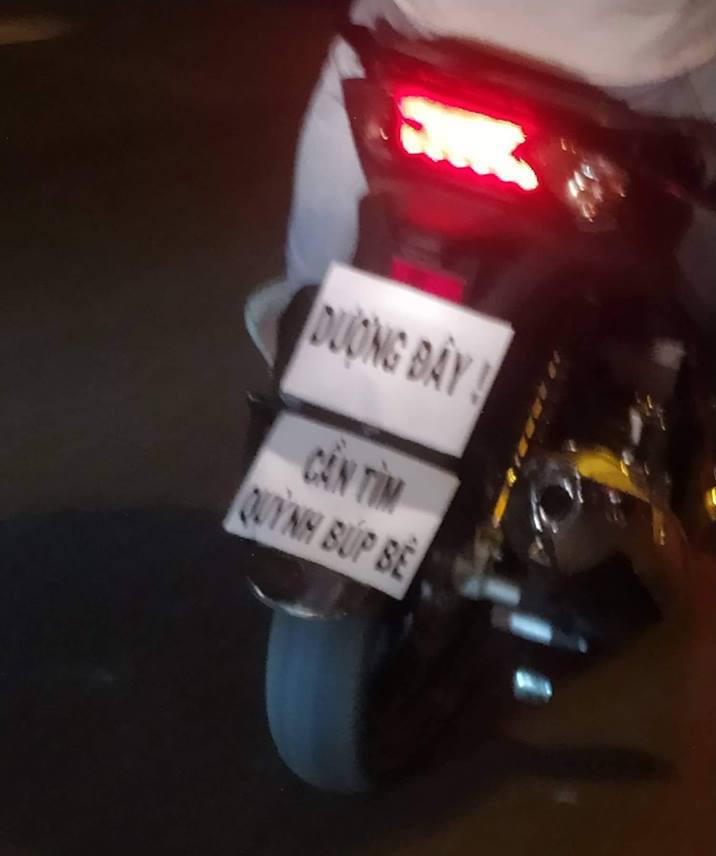 Vẫn biết có thể xuất hiện gái xinh lột đồ đi bão nhưng nhìn ảnh này nhiều người không shock không được-9