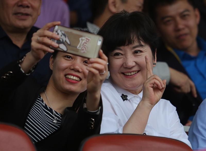 Chân dung người vợ tào khang luôn sát cánh cùng HLV Park Hang Seo đưa tuyển Việt Nam tỏa sáng-4