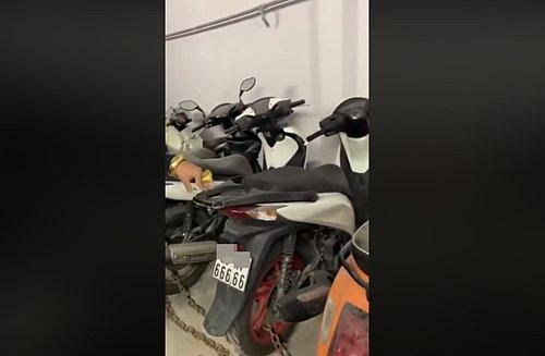 Người đàn ông đeo nhiều vàng nhất Việt Nam đi cổ vũ bóng đá gia thế khủng như nào?-5